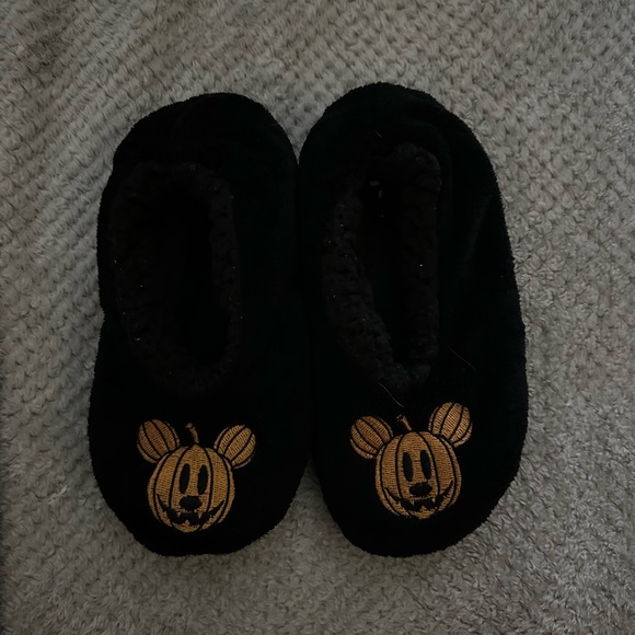 Mickey Pumpkin Halloween Slippers - Picture 2 of 3